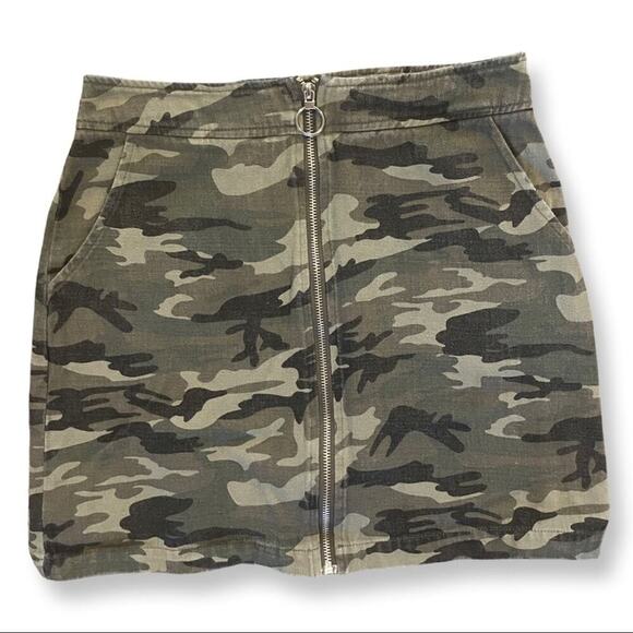 Promesa Dresses & Skirts - Promesa Womens Size Small Camouflage Camo Skirt with Full Silver Zipper